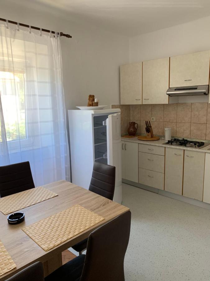 Apartmans And Rooms "Slavica" Novalja Ngoại thất bức ảnh