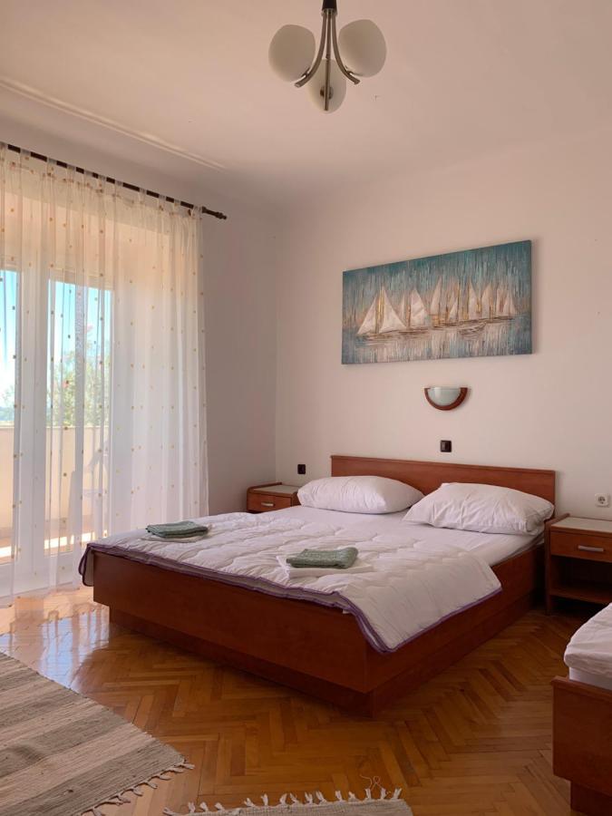 Apartmans And Rooms "Slavica" Novalja Ngoại thất bức ảnh