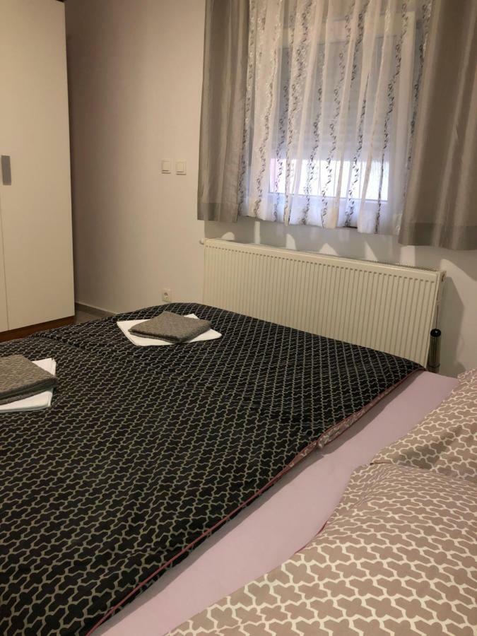 Apartmans And Rooms "Slavica" Novalja Ngoại thất bức ảnh
