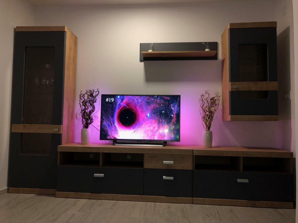 Apartmans And Rooms "Slavica" Novalja Ngoại thất bức ảnh