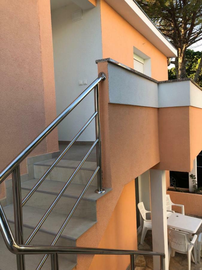 Apartmans And Rooms "Slavica" Novalja Ngoại thất bức ảnh