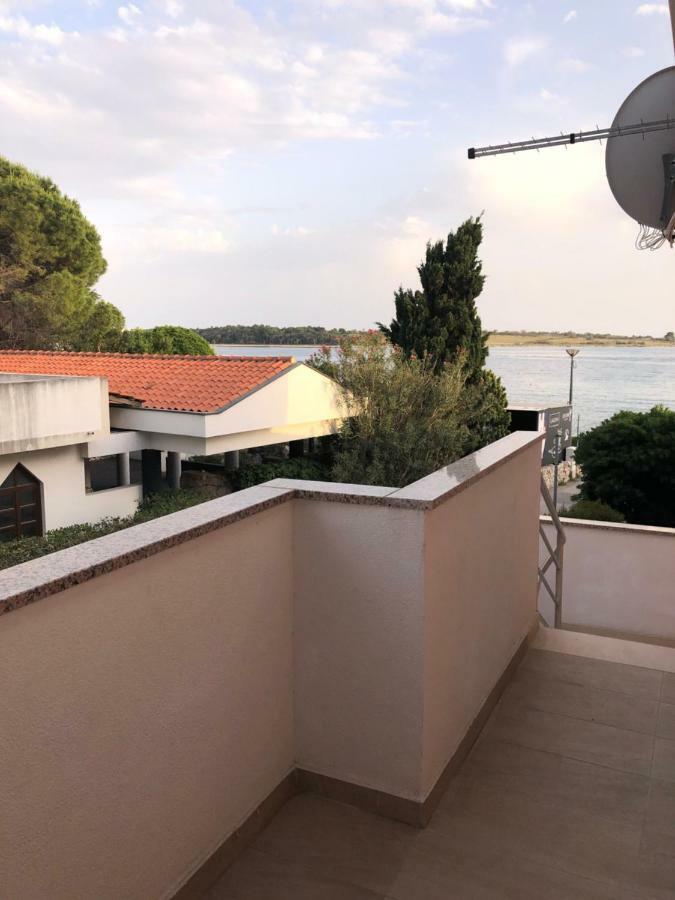 Apartmans And Rooms "Slavica" Novalja Ngoại thất bức ảnh